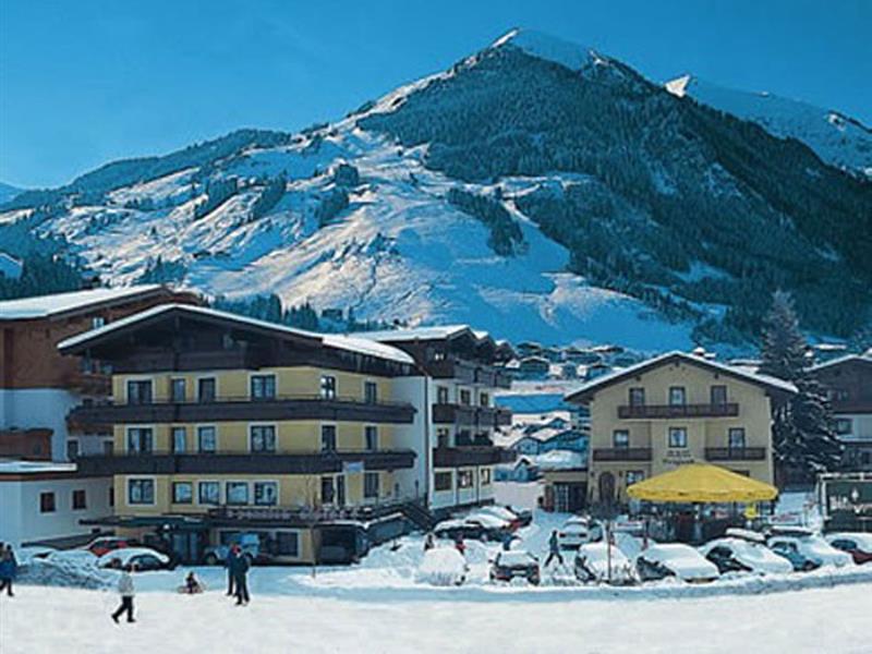 Hotel Garni ALPINA Saalbach-Hinterglemm Buitenkant foto