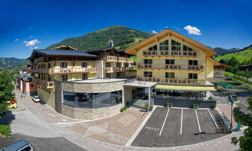 Hotel Garni ALPINA Saalbach-Hinterglemm Buitenkant foto